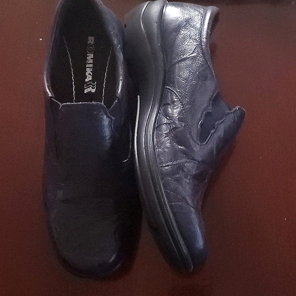 Shoes - Picture 2 of 3